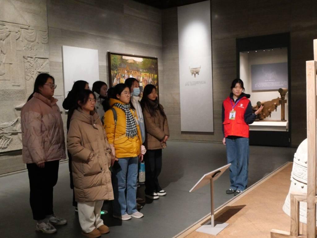 实践队员参观孔子博物馆，体悟超越历史传承千年的教育精神